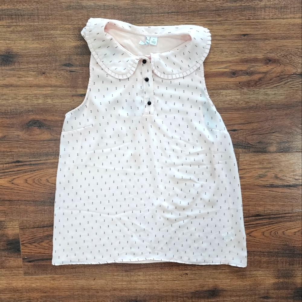 Elle Junior's Sleeveless Crew Neck Button Down Lightweight Top Pink Size Medium